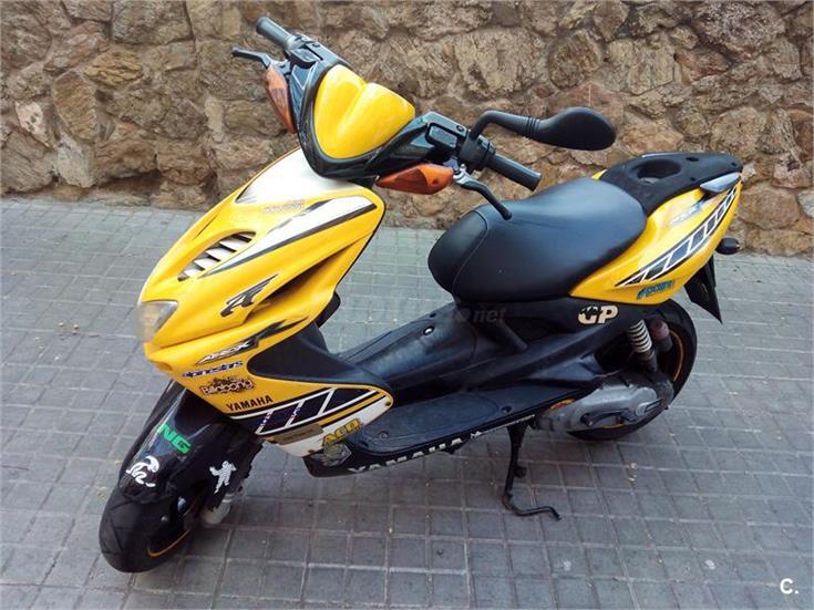 YAMAHA AEROX REPLICA ROSSI AMARILLA yamaha aerox replica rossi amarilla: