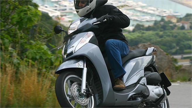 Honda SH300i Scoopy