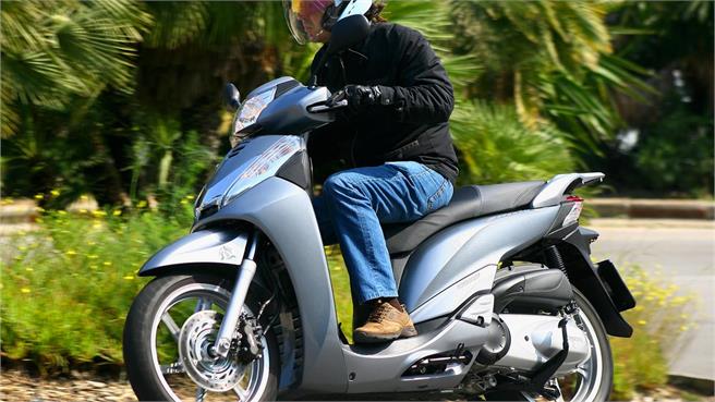 Honda SH300i Scoopy