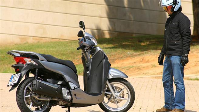 Honda SH300i Scoopy