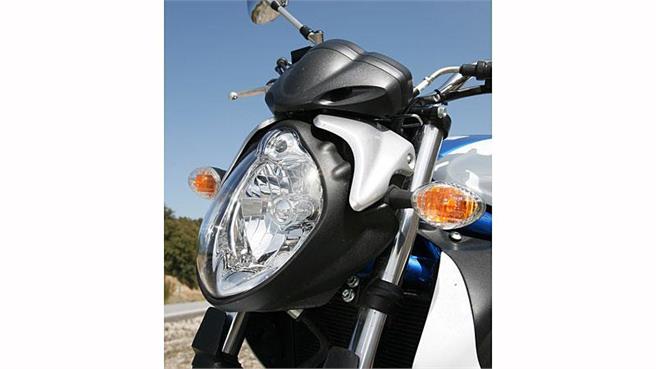 Suzuki Gladius VS Kawasaki ER-6n