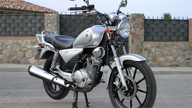 Yamaha YBR 125 Classic: Rollito custom