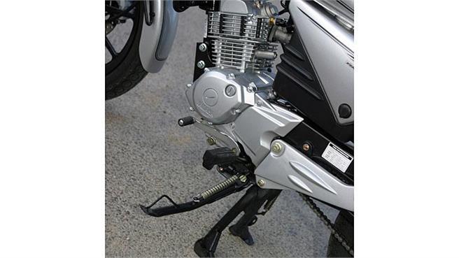 Yamaha YBR 125 Classic: Rollito custom