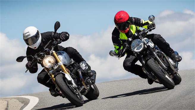 BMW R nineT vs Triumph Thruxton 2017