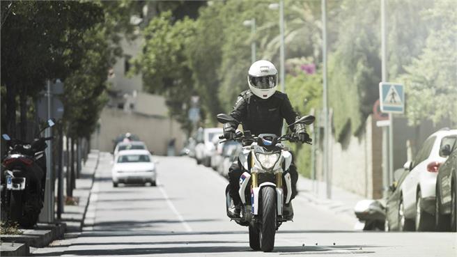 BMW G 310 R: Pequeño gran inicio
