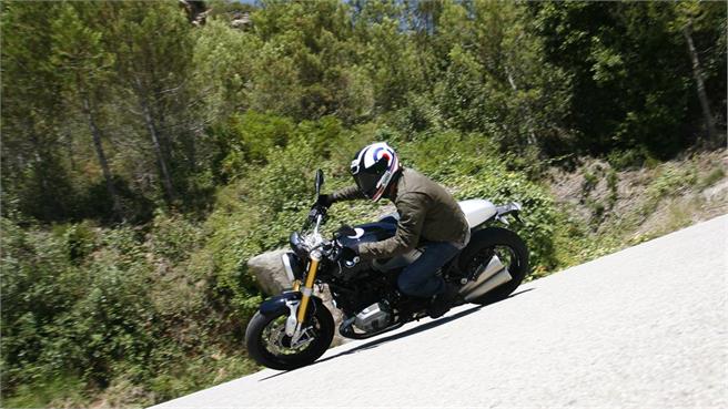 BMW R nineT vs Honda CB 1100EX