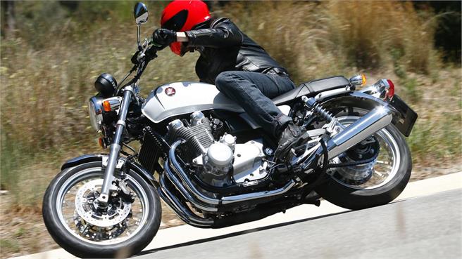 BMW R nineT vs Honda CB 1100EX