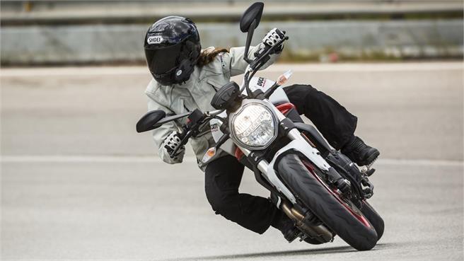 Ducati Monster 797 2017 prueba