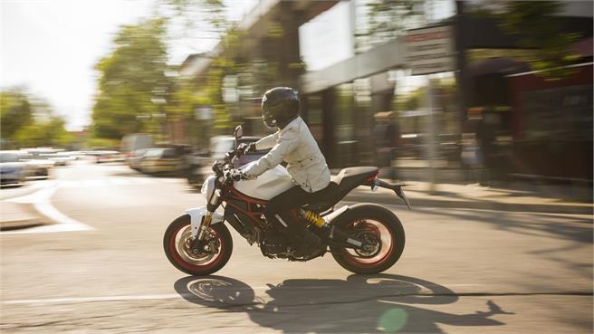 Ducati Monster 797 2017 prueba