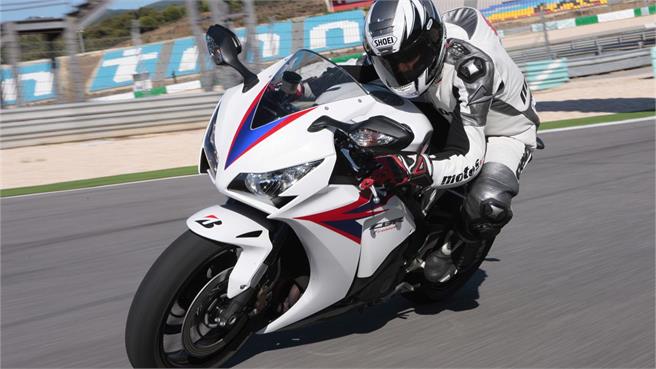 Presentación CBR1000 RR