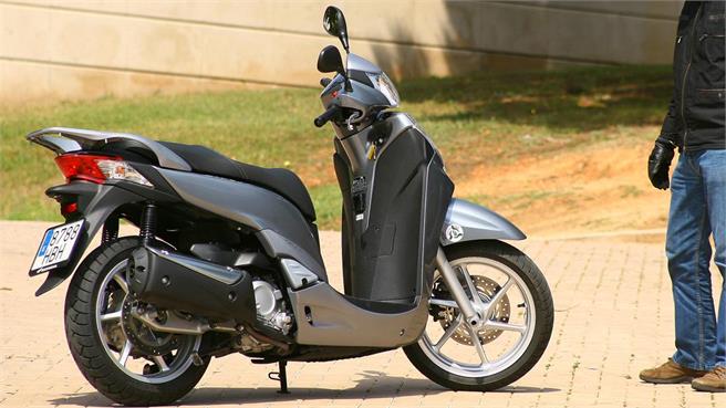 Honda SH300i Scoopy