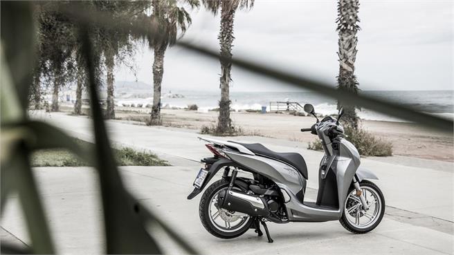 Honda Scoopy SH300i
