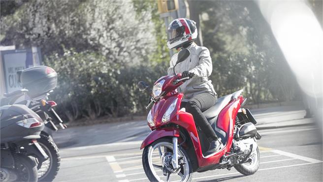 Honda Vision 110: pequeña no en todo