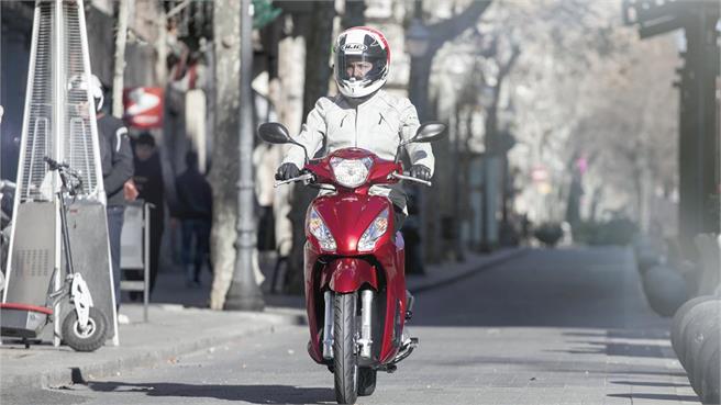 Honda Vision 110: pequeña no en todo