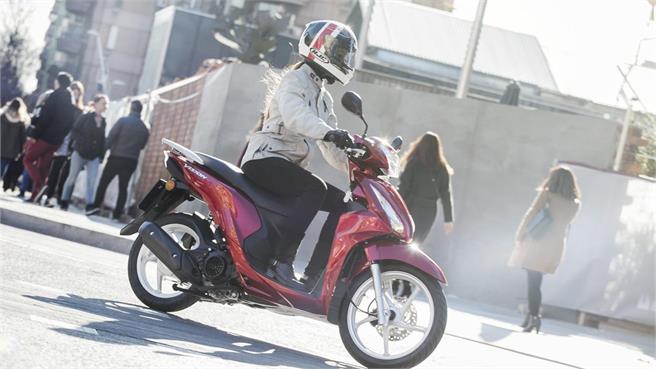Honda Vision 110: pequeña no en todo