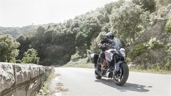 KTM 1290 Super Duke GT 2016