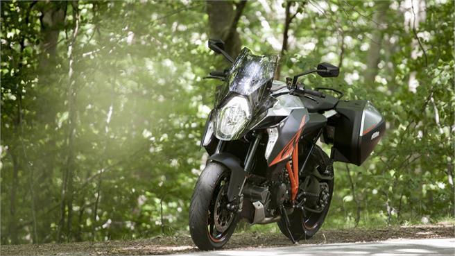 KTM 1290 Super Duke GT 2016