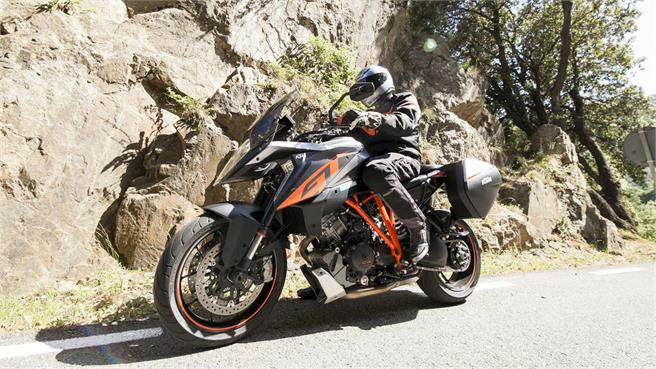 KTM 1290 Super Duke GT 2016