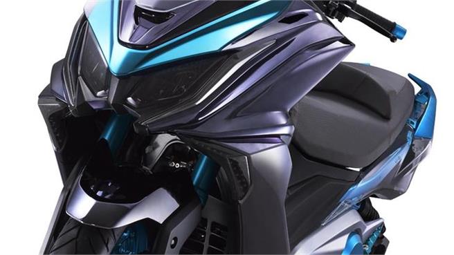 KYMCO presenta el megascooter K50