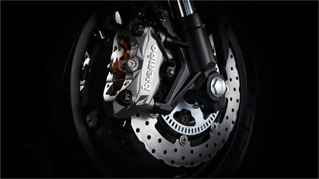 Kymco AK550: Firme apuesta