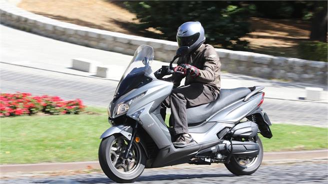 Kymco Grand Dink 125: Más lujo