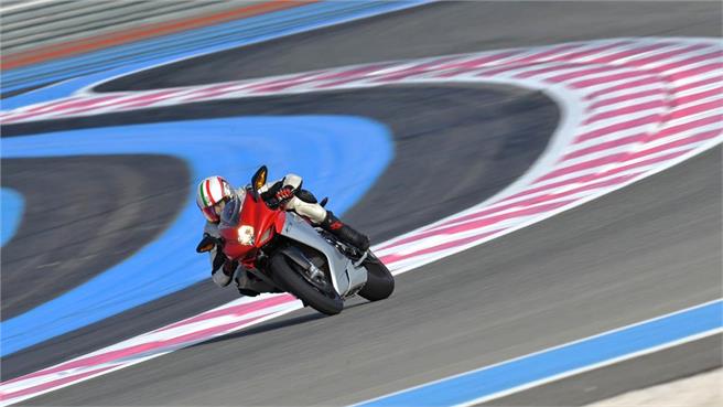 Coppa F3 MV Agusta: SuperSport Passion
