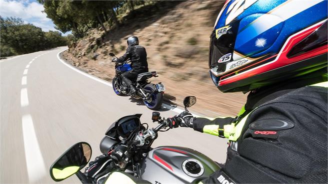 Yamaha MT-09 vs. Triumph Street Triple R