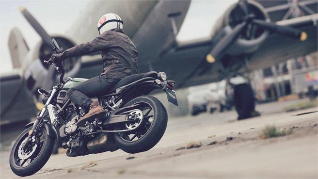 Yamaha XSR700