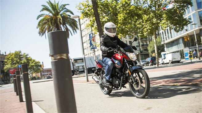 Yamaha YS125: Aspiraciones moteras