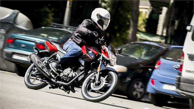 Yamaha YS125: Aspiraciones moteras