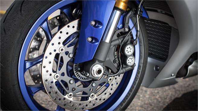 Yamaha YZF-R1 / R1M