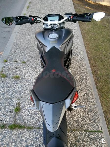 735x
