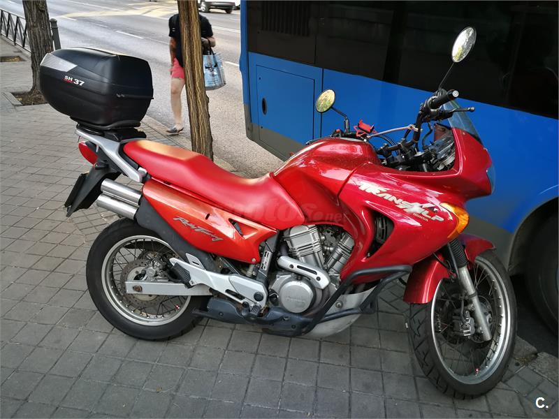 HONDA transalp xl 650 v 647 de color Rojo del año 2001 con ...