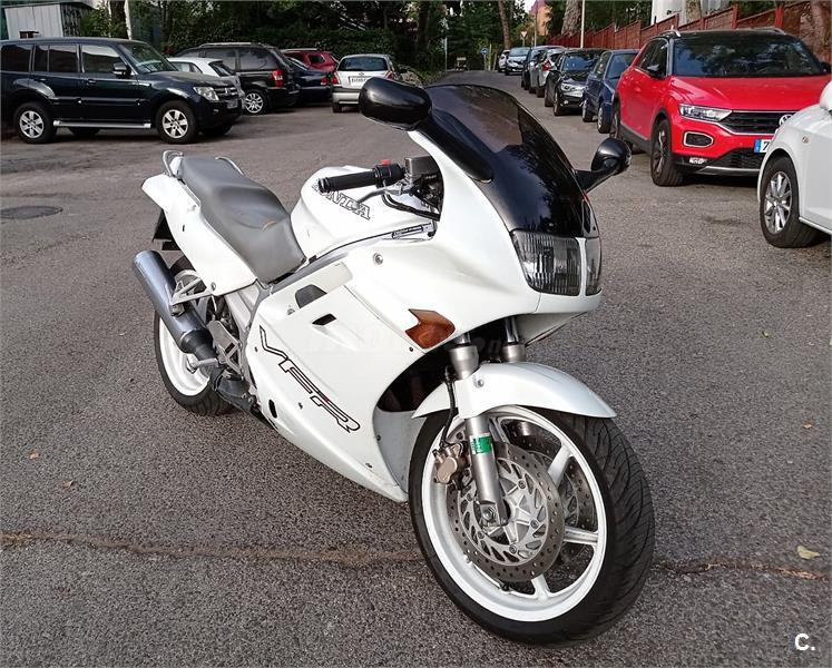 HONDA VFR 750 F (1991) 2600 € en Madrid