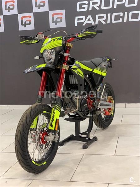 Moto 50cc Fantic XM Compétition Supermotard 2023.