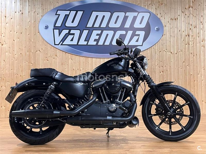 HARLEY DAVIDSON Sportster 883 Iron