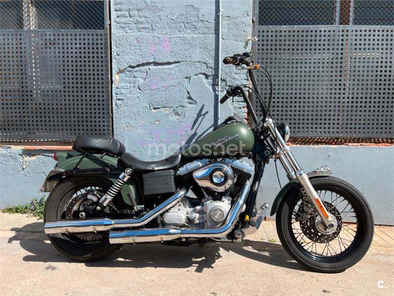 HARLEY DAVIDSON Dyna Street Bob