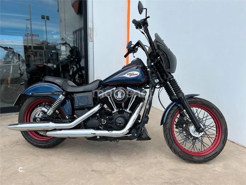 HARLEY DAVIDSON Dyna Street Bob