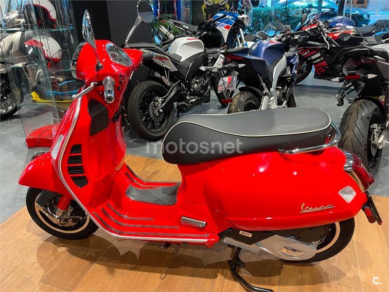 Scooter +125cc VESPA GTS 300 (2023) 5.700 € en Zaragoza