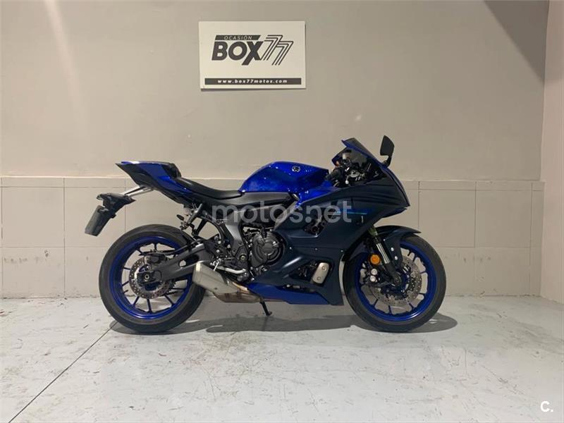 YAMAHA R7