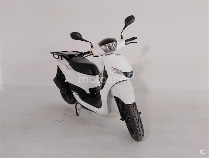Scooter 50cc PEUGEOT TWEET 50 (2022) 1.995 € en Valladolid