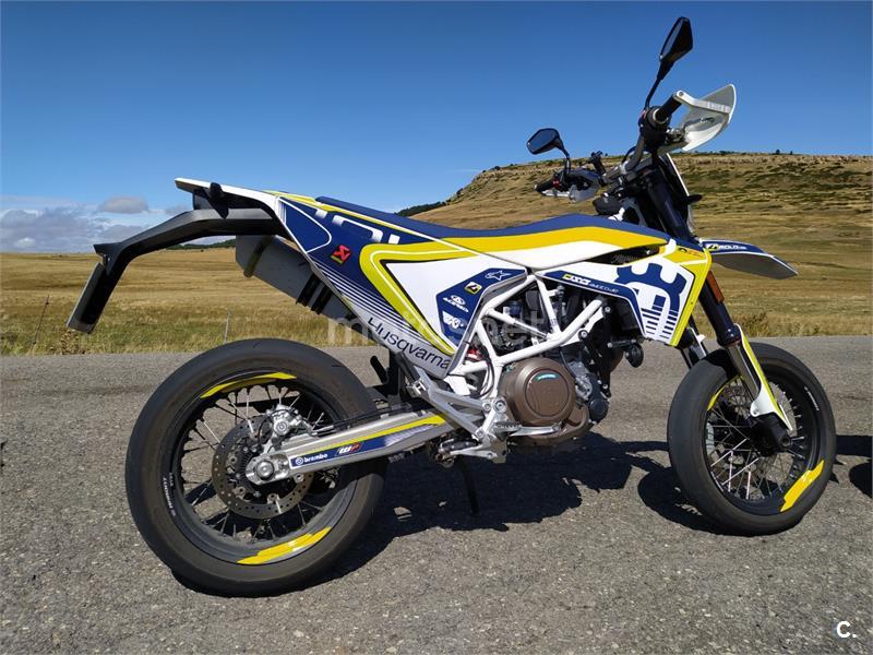 HUSQVARNA 701 Supermoto