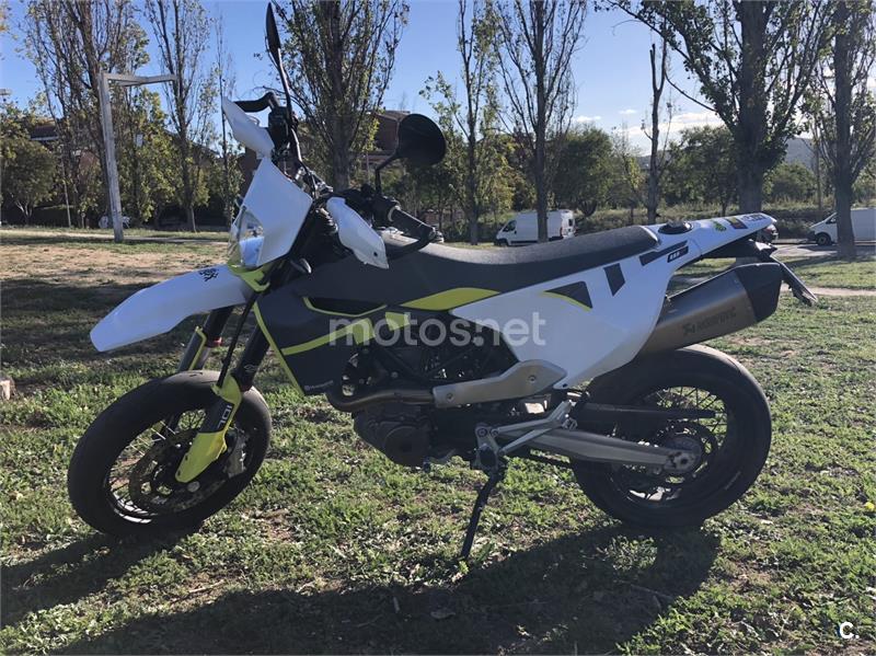 HUSQVARNA 701 Supermoto