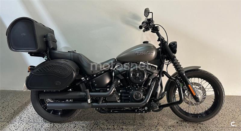 HARLEY DAVIDSON Street Bob