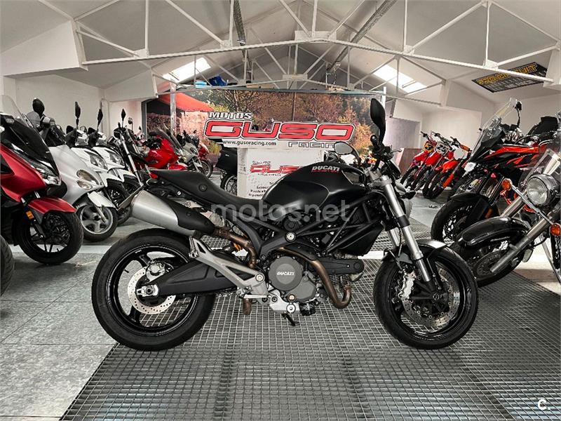 DUCATI MONSTER 696+ ABS