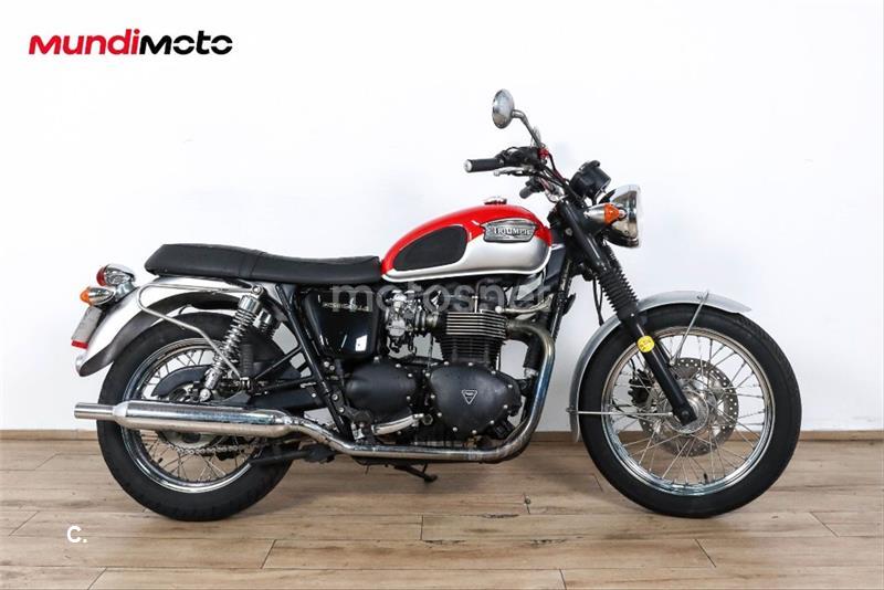 TRIUMPH BONNEVILLE 900