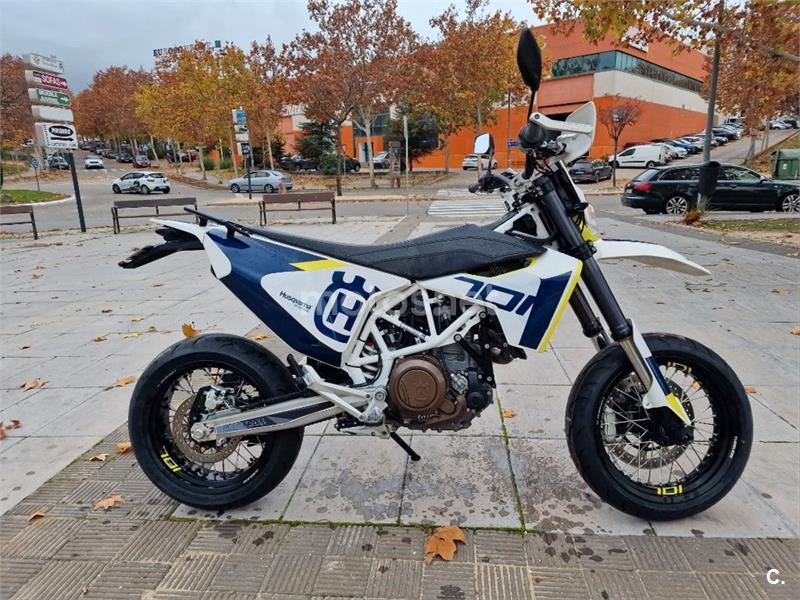 HUSQVARNA 701 Supermoto