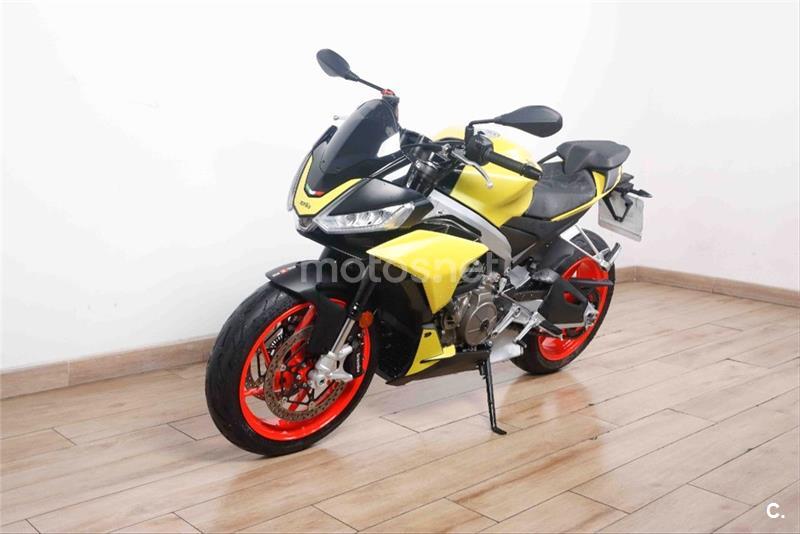 APRILIA Tuono 660