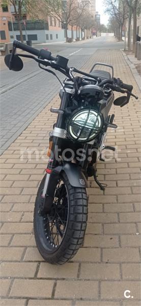 HUSQVARNA Svartpilen 125
