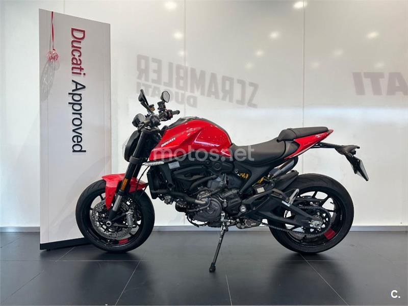 Ducati reinventa Monster, mas mantém esportividade da naked 'trintona' -  08/07/2023 - UOL Carros